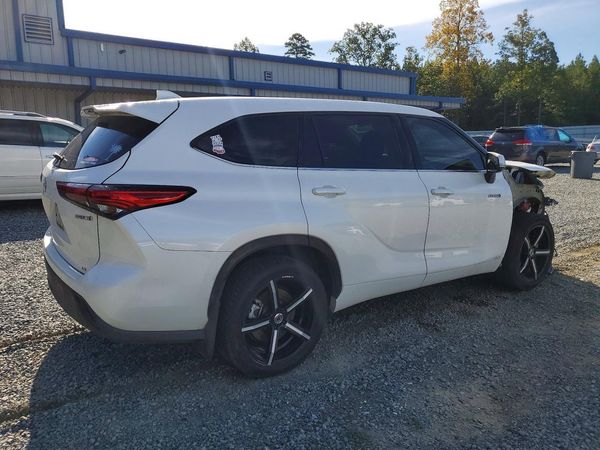 2020 TOYOTA HIGHLANDER