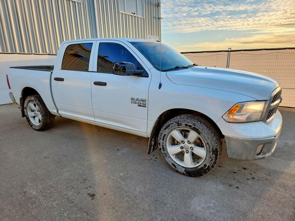 2023 RAM 1500 CLASSIC Tradesman — Passenger 3/4