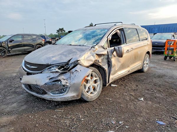 2017 CHRYSLER PACIFICA