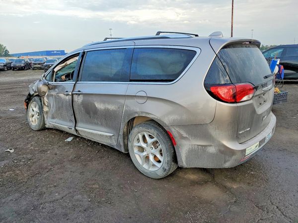 2017 CHRYSLER PACIFICA