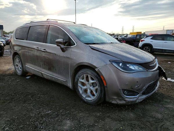2017 CHRYSLER PACIFICA