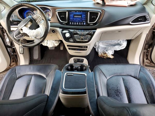2017 CHRYSLER PACIFICA