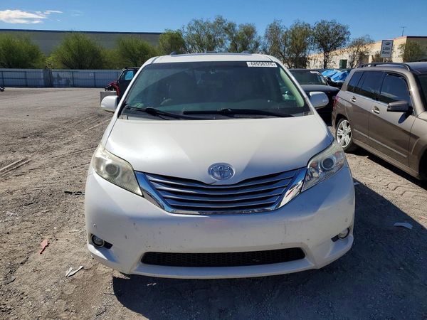 2014 TOYOTA SIENNA