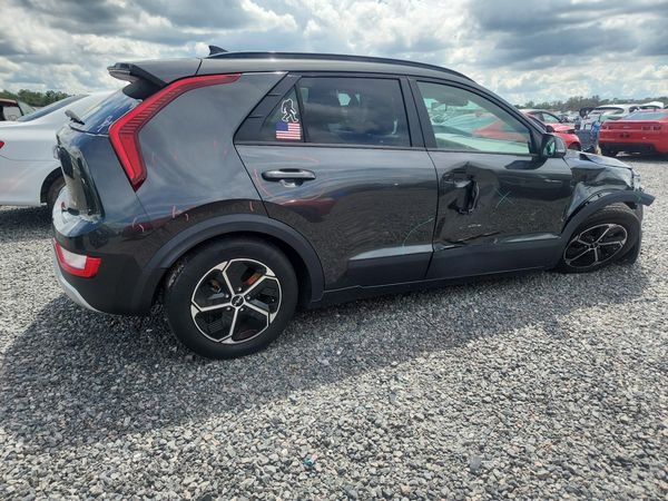 2023 KIA NIRO EX