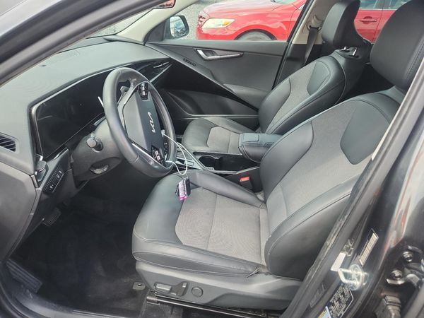 2023 KIA NIRO EX