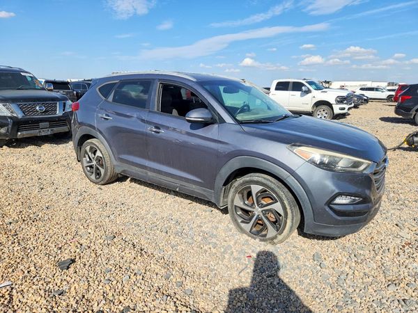2016 HYUNDAI TUCSON — Passenger 3/4