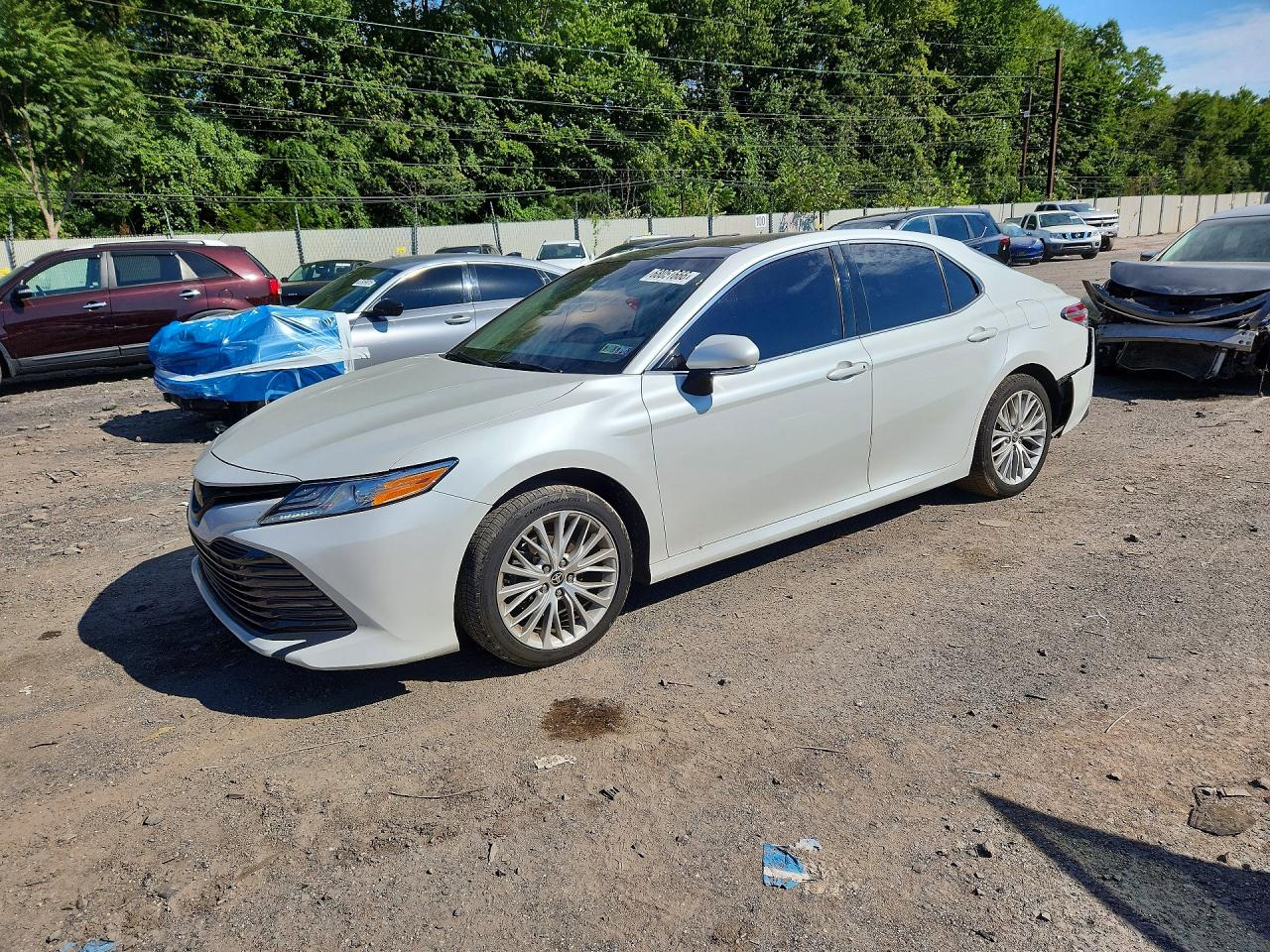 2020 TOYOTA CAMRY XLE