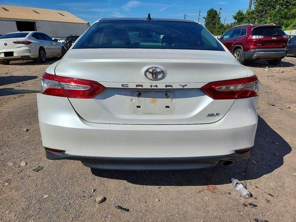 2020 TOYOTA CAMRY XLE