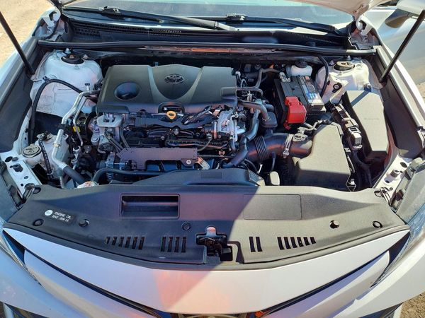 2020 TOYOTA CAMRY XLE
