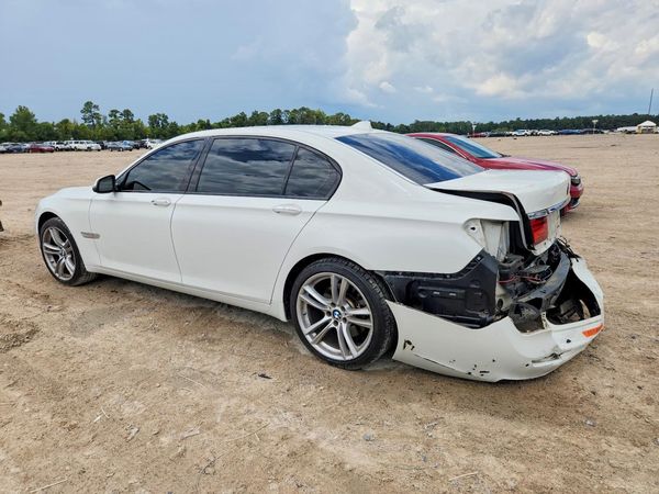 2015 BMW 740