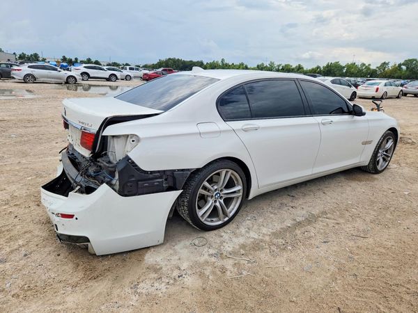 2015 BMW 740