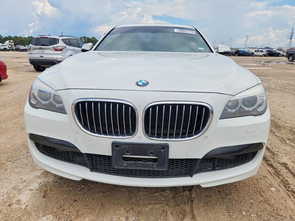 2015 BMW 740