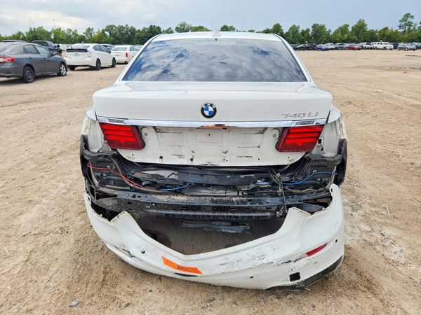 2015 BMW 740