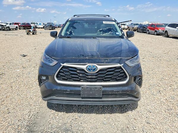 2022 TOYOTA HIGHLANDER Special Edition