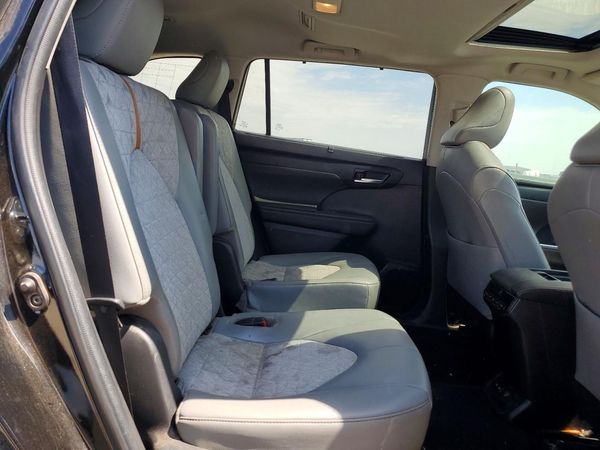 2022 TOYOTA HIGHLANDER Special Edition