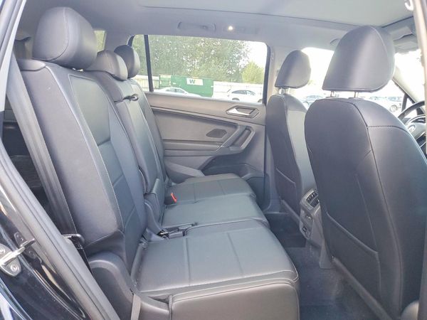 2018 VOLKSWAGEN TIGUAN SE, SEL