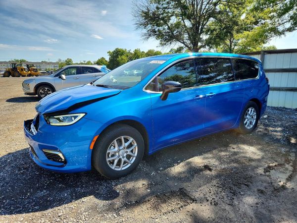2026 CHRYSLER PACIFICA Select — Front 3/4