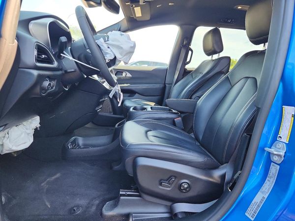2026 CHRYSLER PACIFICA Select — DENT