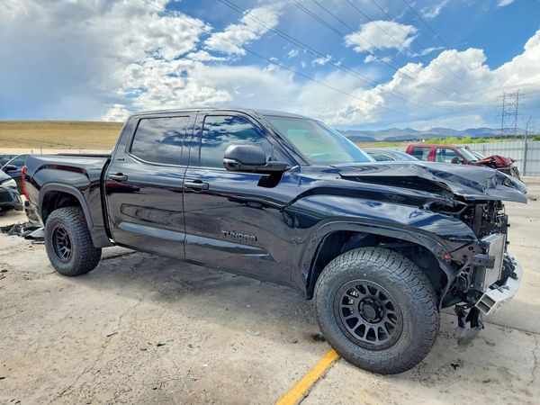 2023 TOYOTA TUNDRA