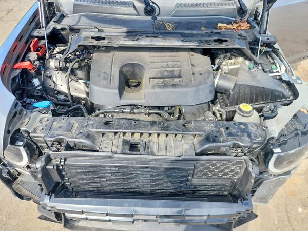 2023 LAND ROVER DEFENDER — Engine bay