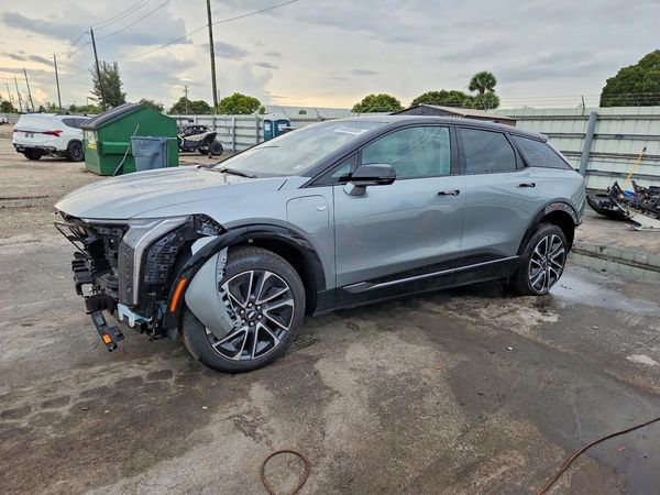 2026 CADILLAC OPTIQ — Front 3/4