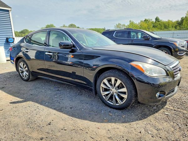 2013 INFINITI M37 — Passenger 3/4
