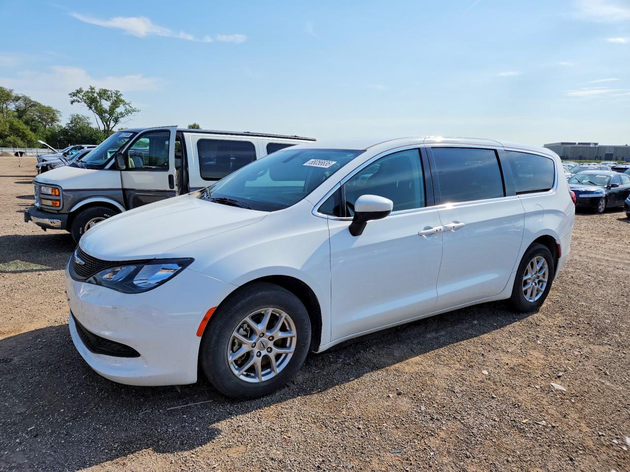 2022 CHRYSLER VOYAGER LX