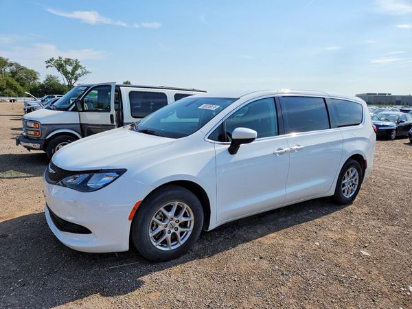 2022 CHRYSLER VOYAGER LX