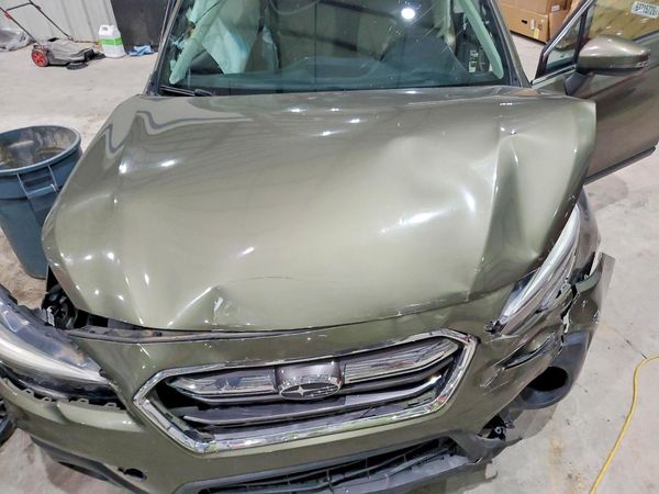 2018 SUBARU OUTBACK Limited+M/R — Engine bay