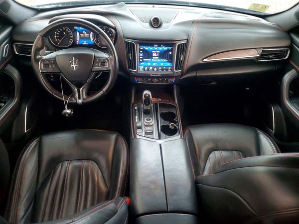 2017 MASERATI LEVANTE Luxury