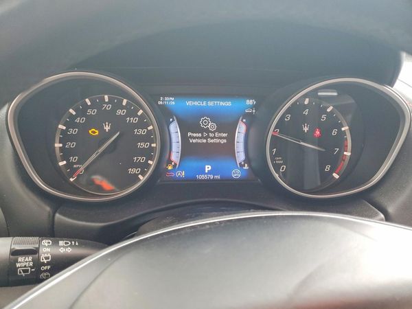 2017 MASERATI LEVANTE Luxury