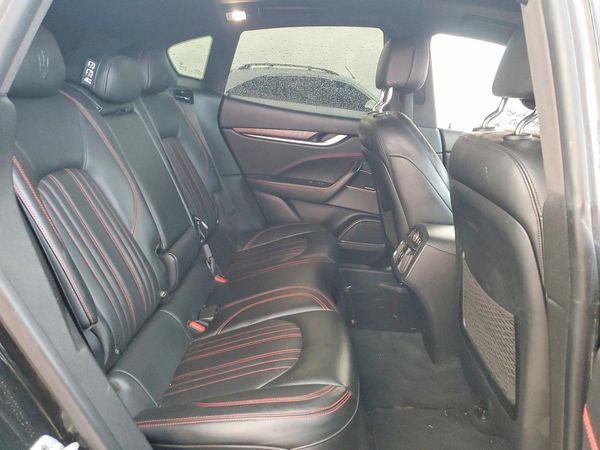 2017 MASERATI LEVANTE Luxury