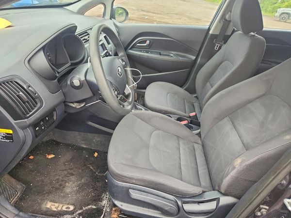 2015 KIA RIO GL - Middle-low