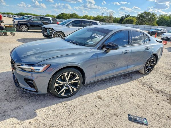 2024 VOLVO S60 Core — Front 3/4