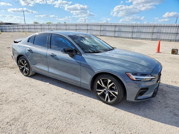 2024 VOLVO S60 Core — Passenger 3/4