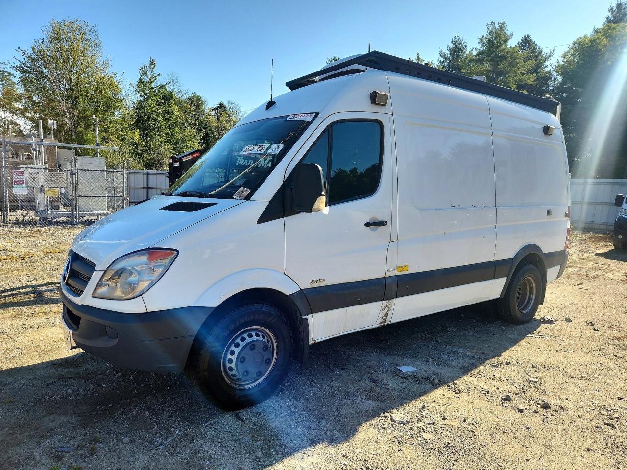 2013 MERCEDES-BENZ SPRINTER High — Front 3/4