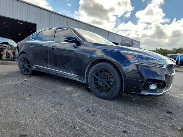 2017 KIA CADENZA