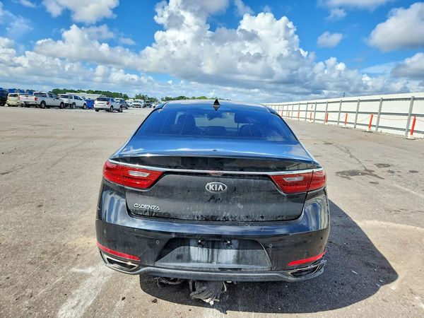 2017 KIA CADENZA