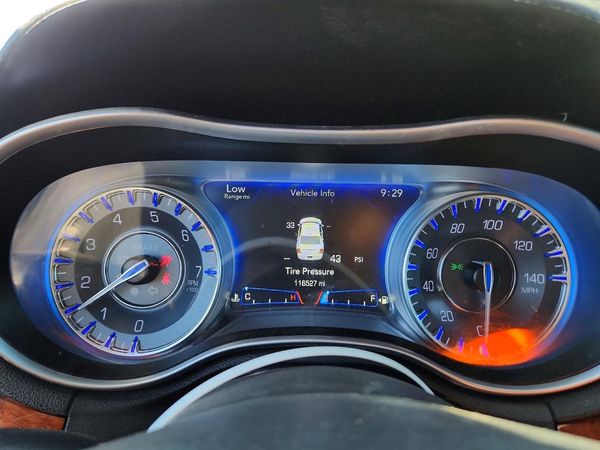 2012 CHRYSLER 300 Base/Limited