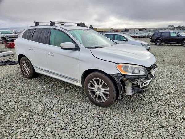 2015 VOLVO XC60