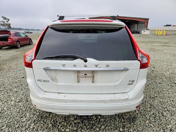 2015 VOLVO XC60
