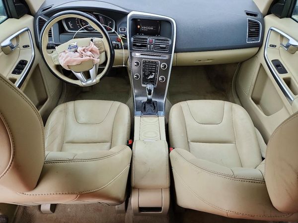 2015 VOLVO XC60