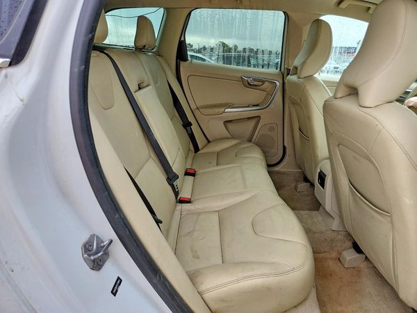 2015 VOLVO XC60