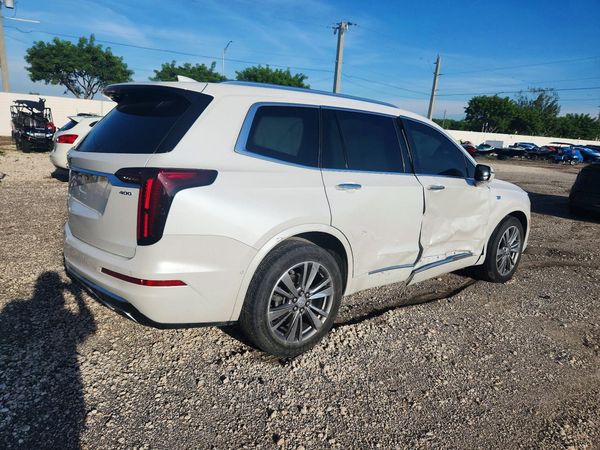 2021 CADILLAC XT6