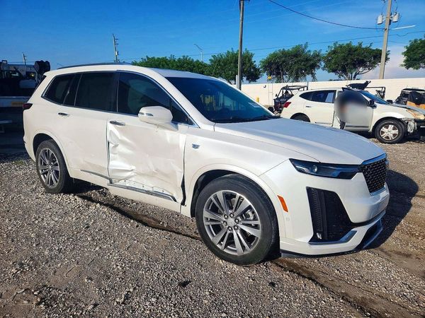 2021 CADILLAC XT6
