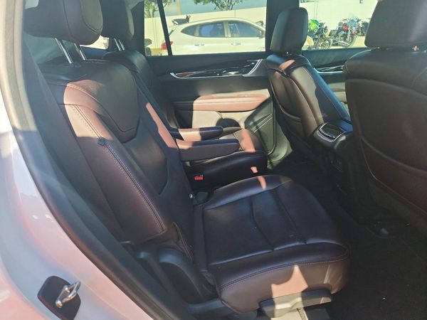 2021 CADILLAC XT6