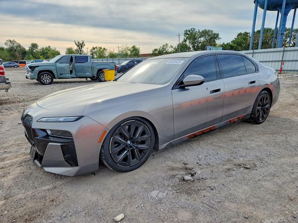 2023 BMW 760