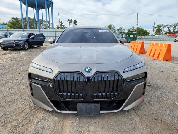 2023 BMW 760