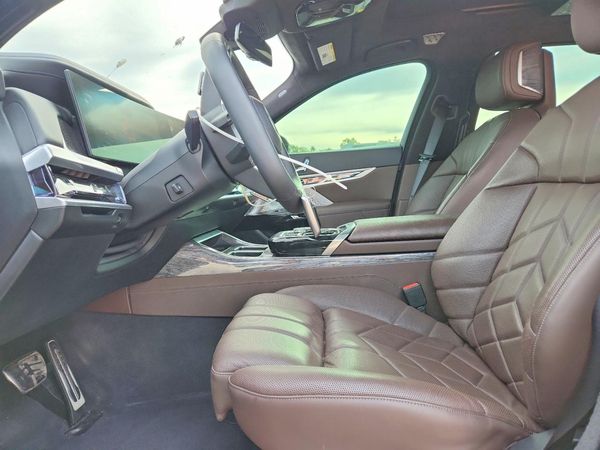 2023 BMW 760