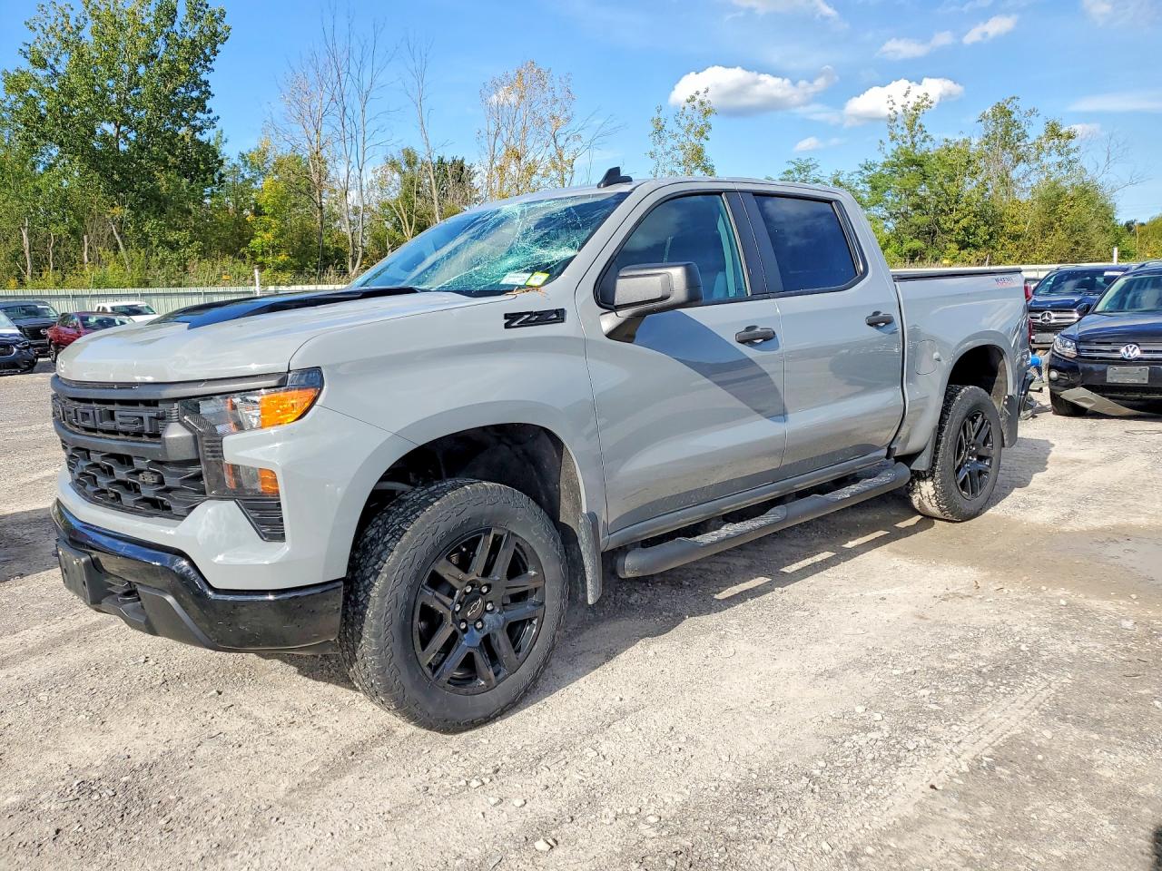 2024 CHEVROLET SILVERADO Trail Boss Custom — Front 3/4
